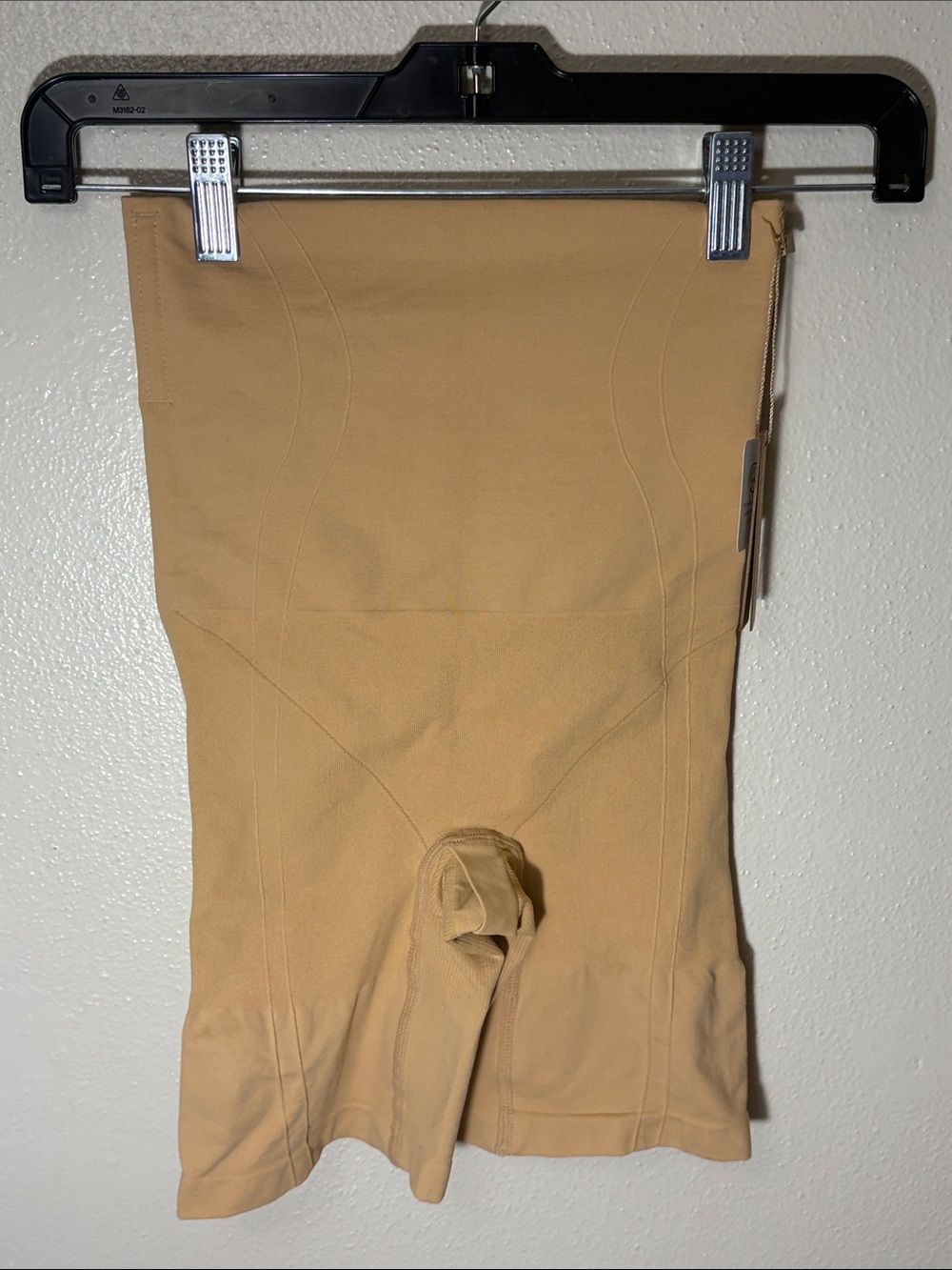 Women’s High-Waist Shaping Shorts in Tan